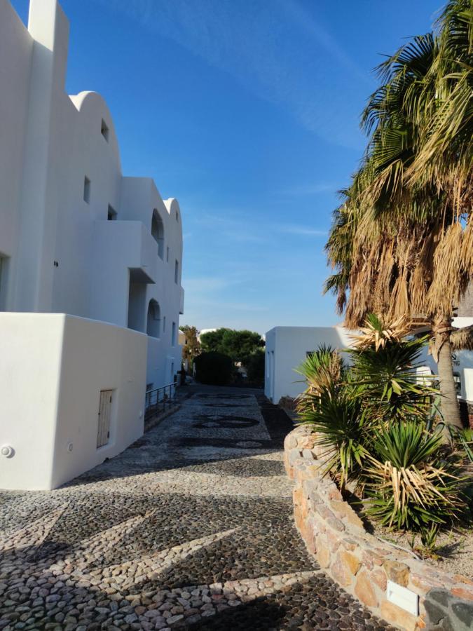V Angelo Rooms Perissa (Santorini) Exterior foto